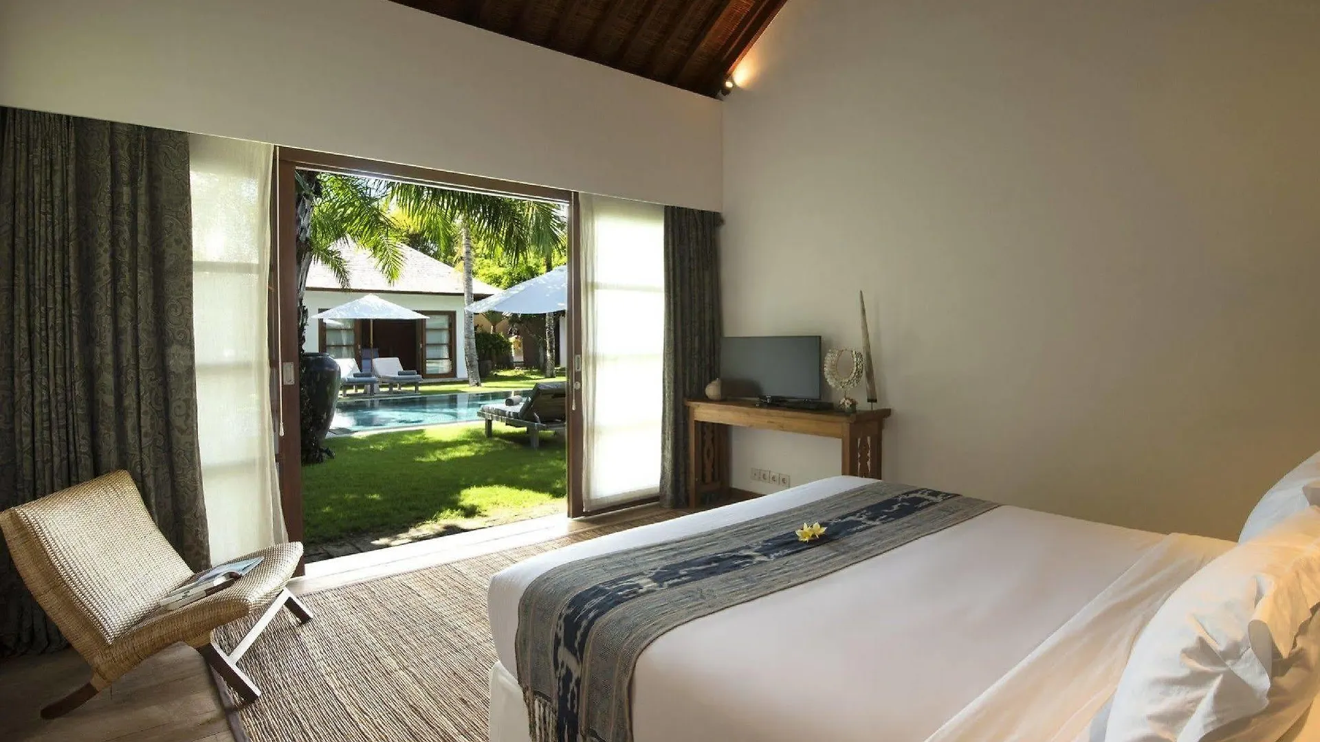 Villa Tiga Puluh Seminyak
