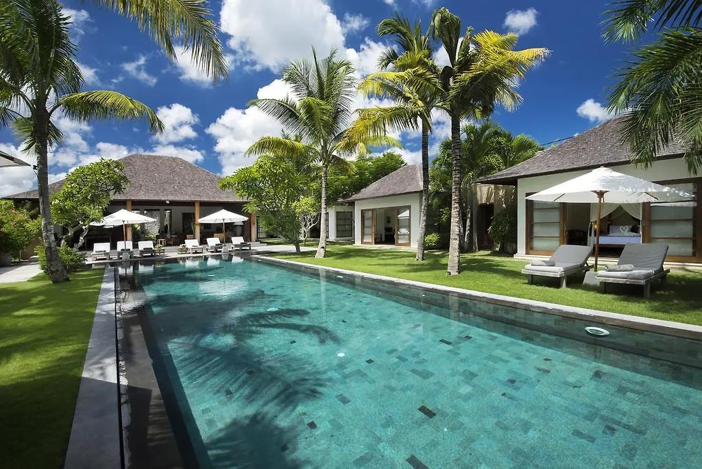 Villa Tiga Puluh Seminyak
