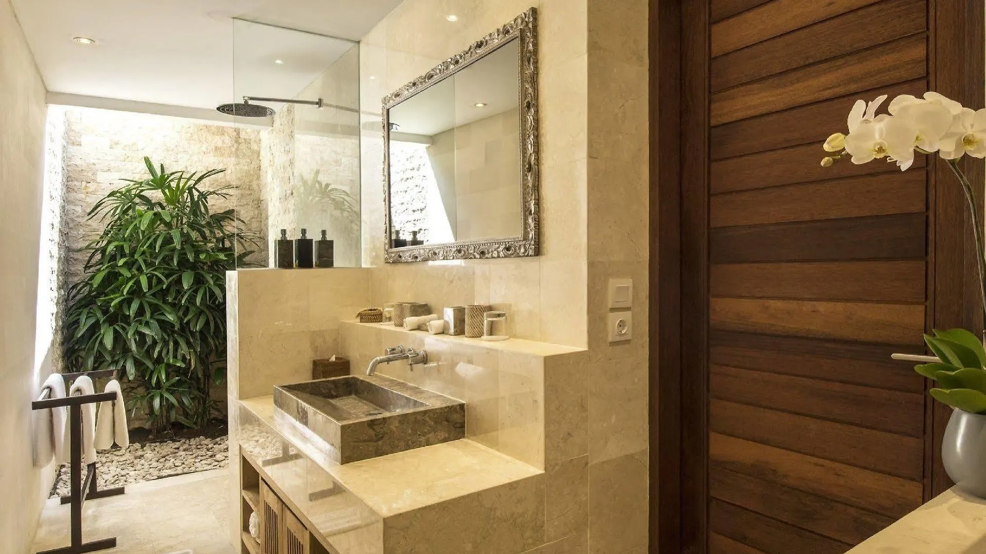 Villa Tiga Puluh Seminyak